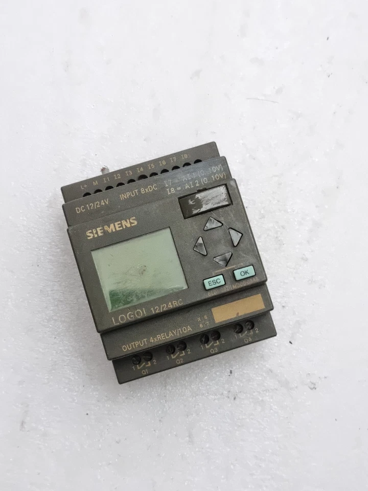 USED SIEMENS 6ED1052-1MD00-0BA5 LOGO PLC MODULE 12/24RC 12/24VDC (MINOR DAMAGED)